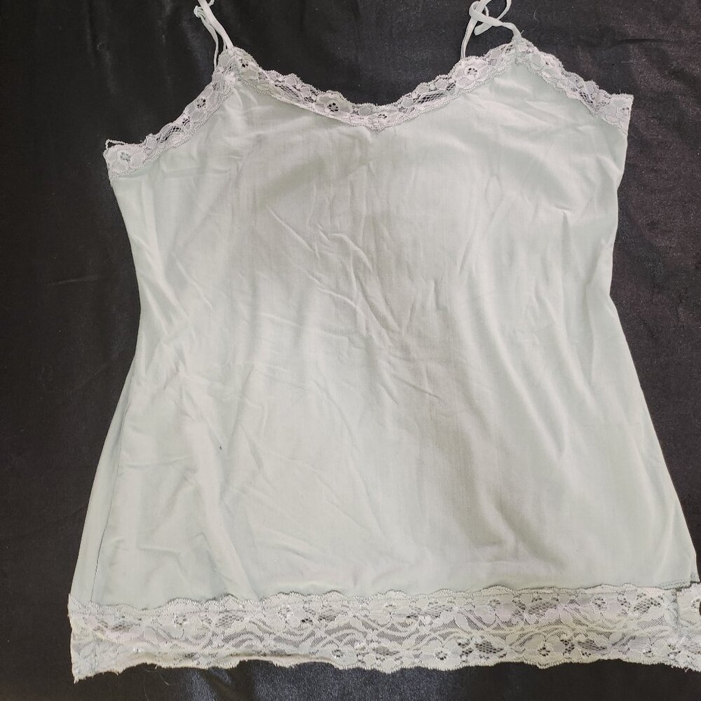 Green lace trimmed tank top